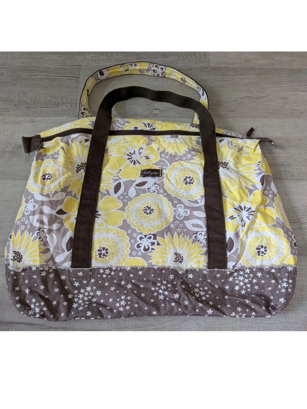 Thirty-one Weekender Tote Retired Awesome Blossom Pattern